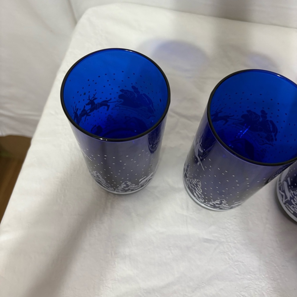 Set of 4 Blue Santa Claus Glasses - Picture 3 of 7